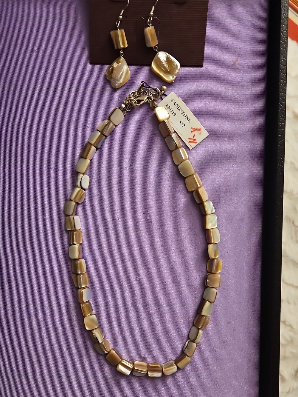 "Sandstone" The Premier Designs (retired)  Beaded Necklace & Earrings NWT